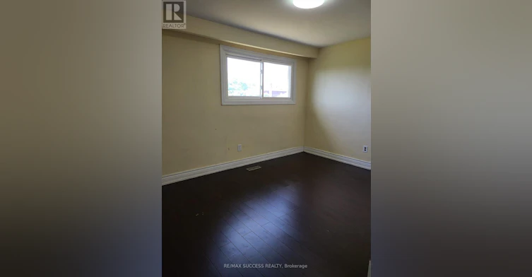 3291 Brandon Gate Drive, Mississauga, ON, L4T 2G3 - 8