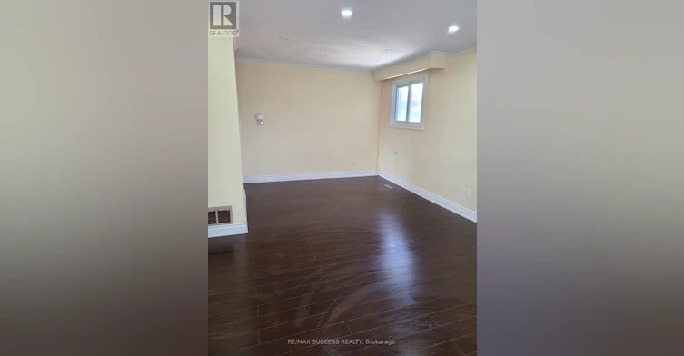 3291 Brandon Gate Drive, Mississauga, ON, L4T 2G3 - 3