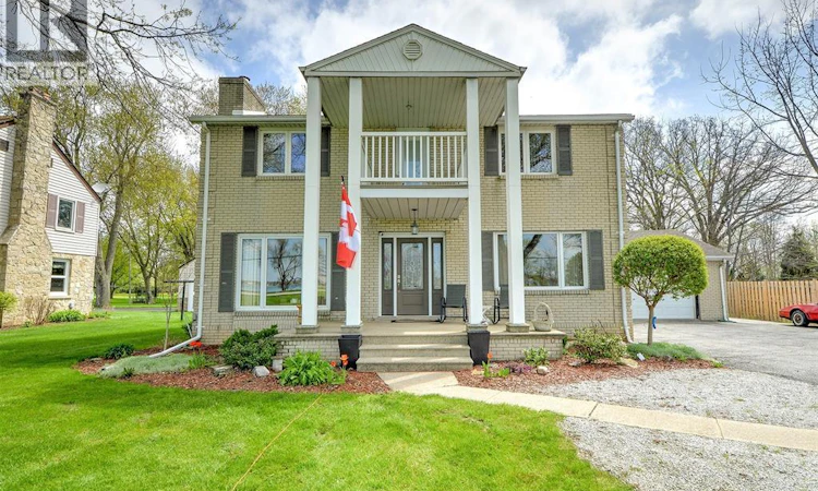 885 Front Road North