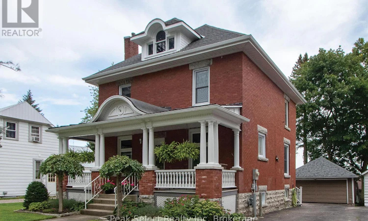 395 Queen Street E