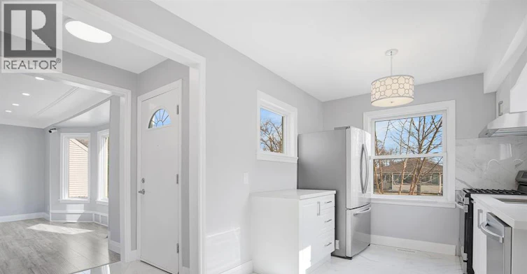 UPPER-2653 Alexis Street, Windsor, ON, N8W 3Z7 - 9
