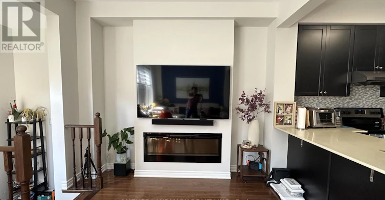 5 Henry Bauer Avenue, Markham, ON, L6C 0W8 - 6