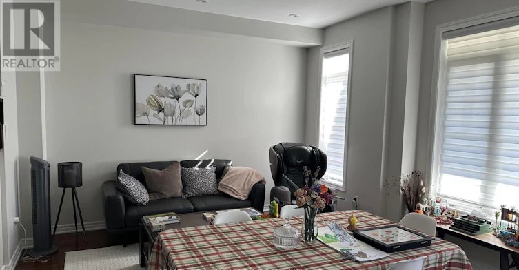 5 Henry Bauer Avenue, Markham, ON, L6C 0W8 - 7