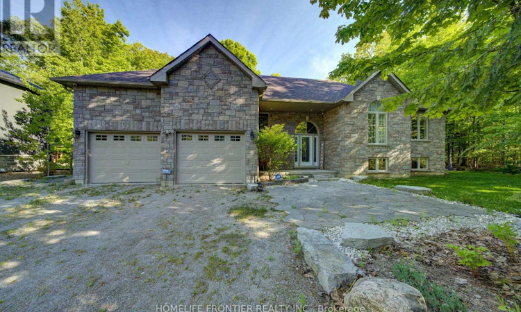 42 Forest Circle
