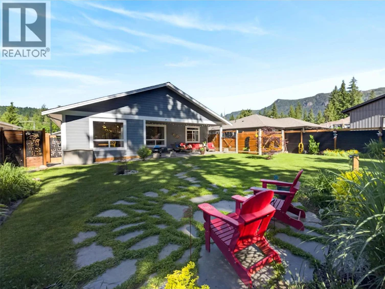 1015 N Hemlock Crescent, Sicamous, BC, V0E 2V1 - 4