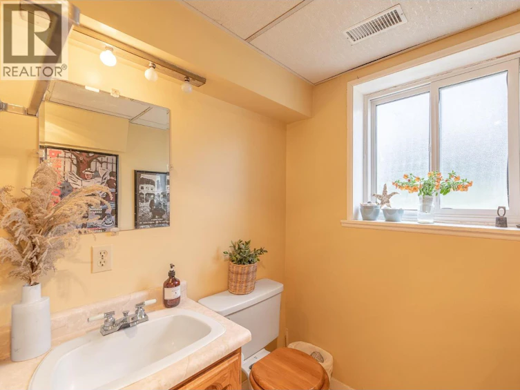 14812 Downton Avenue, Summerland, BC, V0H 1Z1 - 35