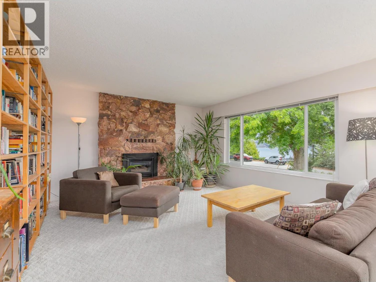 14812 Downton Avenue, Summerland, BC, V0H 1Z1 - 3