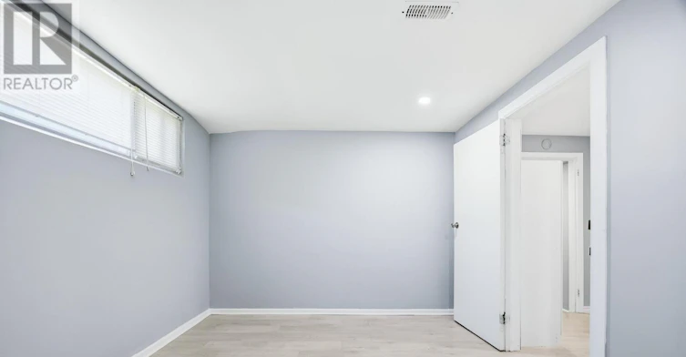 LOWER-50 Palmerston Avenue, Toronto, ON, M6J 2J1 - 8