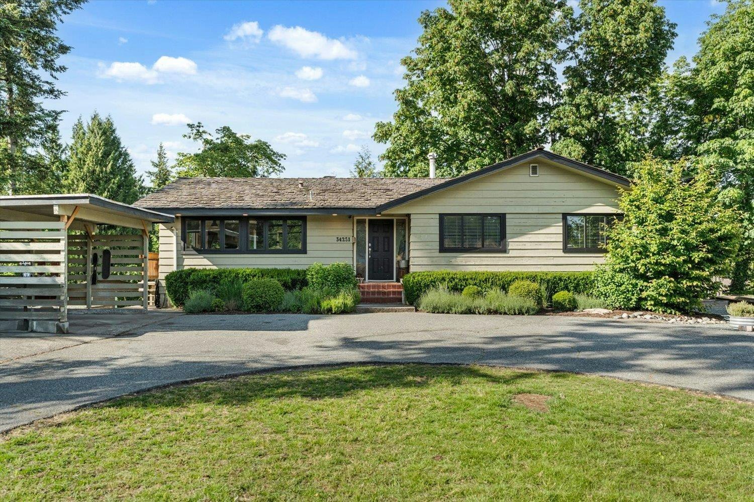 34251 George Ferguson Way, Abbotsford, BC, V2S 2N6