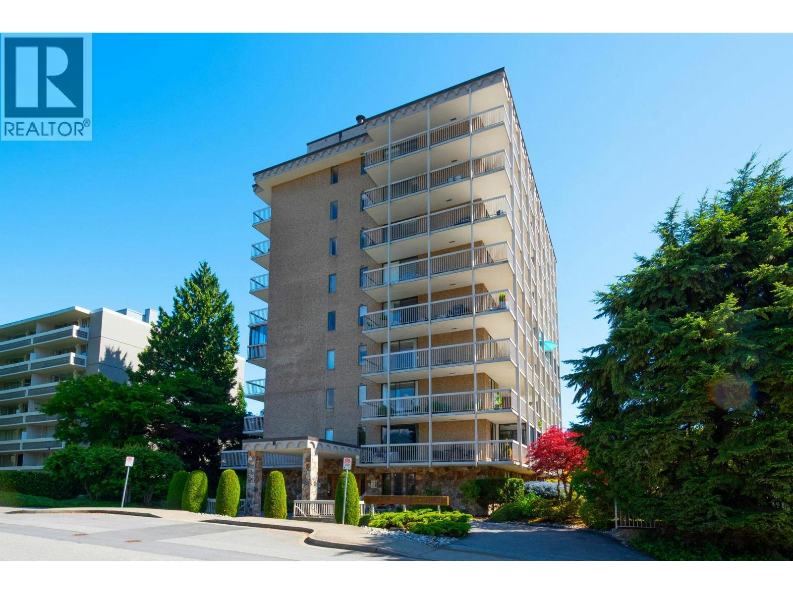 402-1390 Duchess Avenue, West Vancouver, BC, V7T 1H6