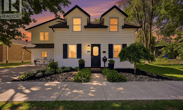 554 Niagara Street