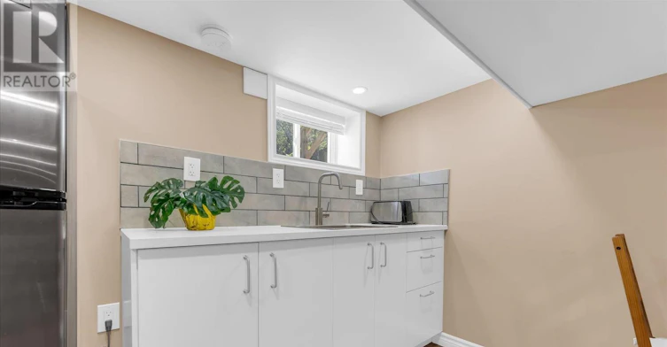 LOWER-205 Ferguson Avenue S, Hamilton, ON, L8N 2N2 - 4