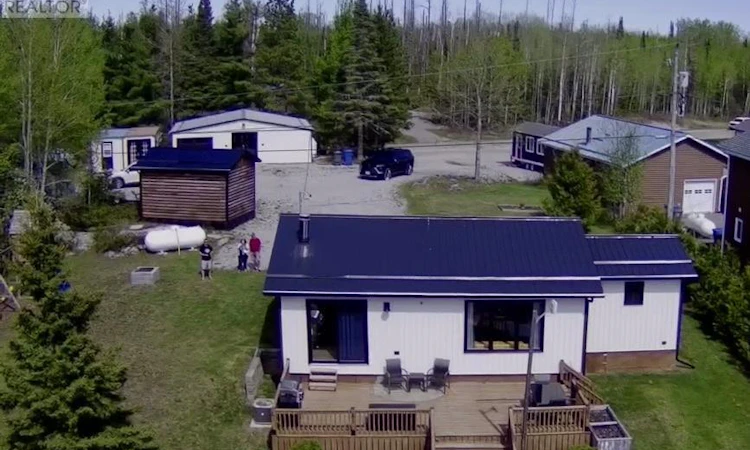 31 Lefebvre Peninsula, Moonbeam Road