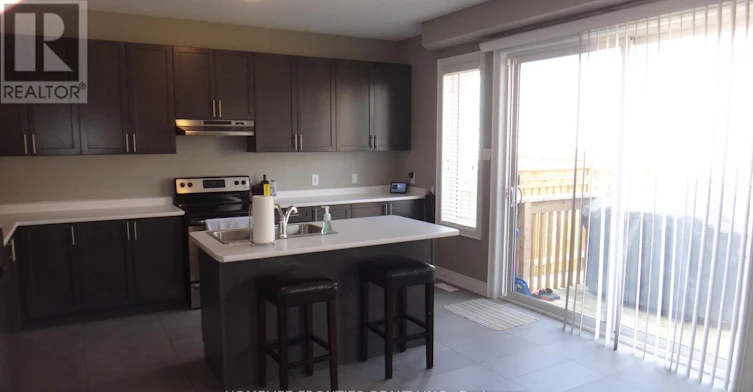 8 Jericho Avenue, Georgina, ON, L4P 0G9 - 9