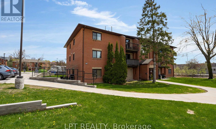 E11-167 Edgehill Drive