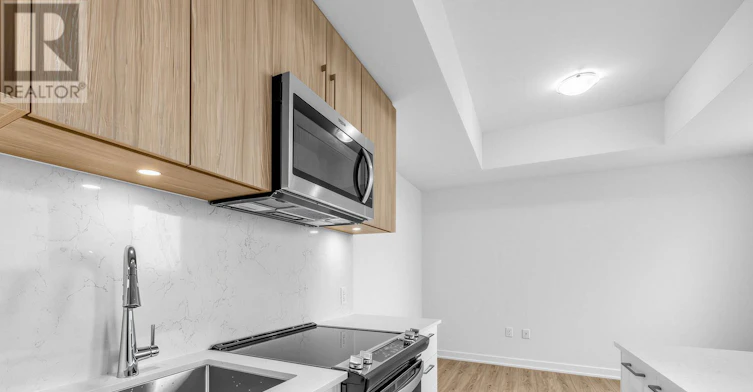 PH01-500 Plains Road E, Burlington, ON, L7T 0C8 - 6