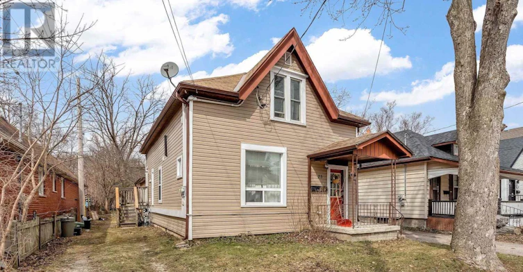 B-23 Saunby Street, London, ON, N6G 1A2