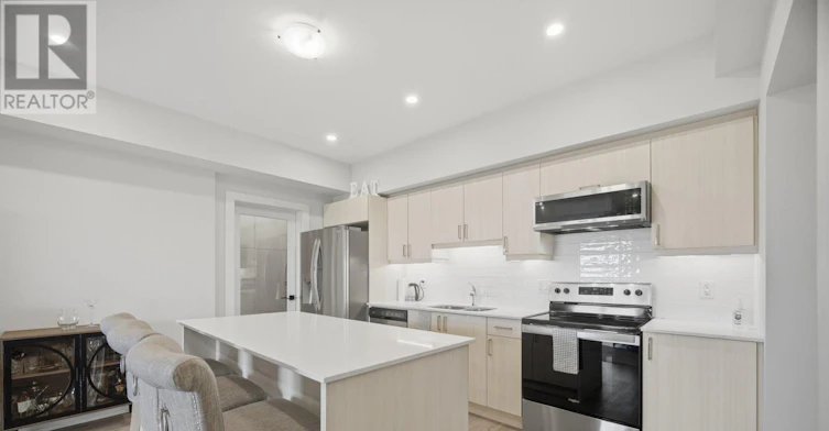 605-10 Culinary Lane, Barrie, ON, L9J 0K2 - 7