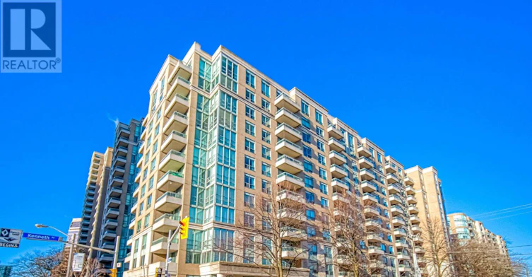 401-39 Pemberton Avenue, Toronto, ON, M2M 4L6