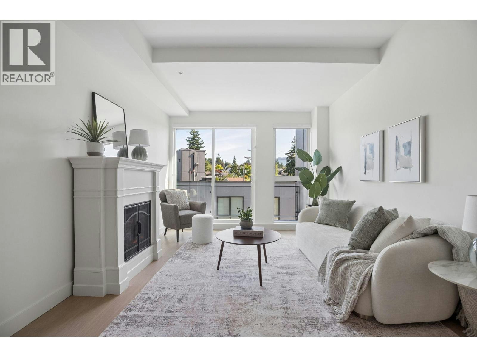 563-422 E 3rd Street, North Vancouver, BC, V7L 0K1
