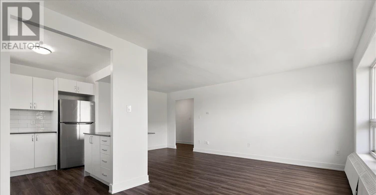419-10 Garfella Drive, Toronto, ON, M9V 2E9 - 10