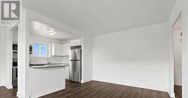 419-10 Garfella Drive, Toronto, ON, M9V 2E9 - 7