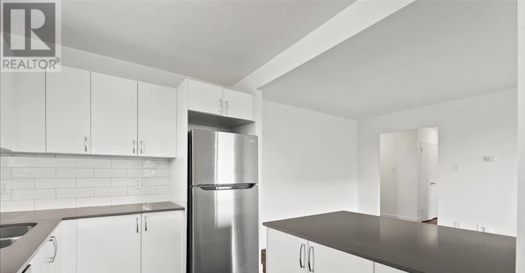 419-10 Garfella Drive, Toronto, ON, M9V 2E9 - 3