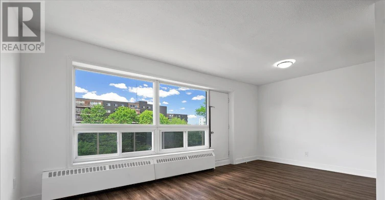 419-10 Garfella Drive, Toronto, ON, M9V 2E9 - 5
