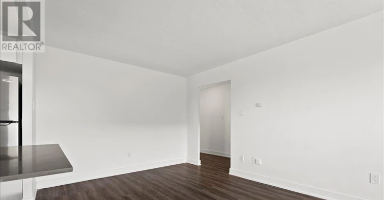 419-10 Garfella Drive, Toronto, ON, M9V 2E9 - 9