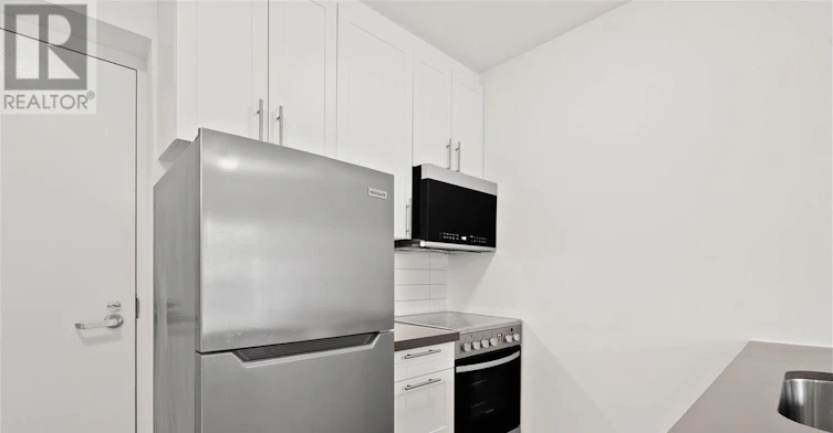 106-10 Garfella Drive, Toronto, ON, M9V 2E9 - 5