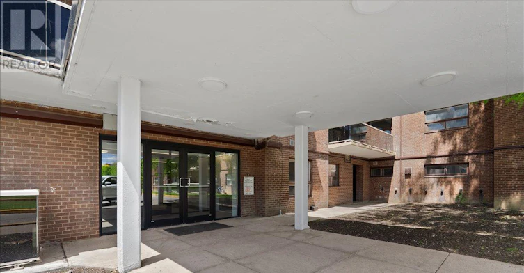 106-10 Garfella Drive, Toronto, ON, M9V 2E9 - 13