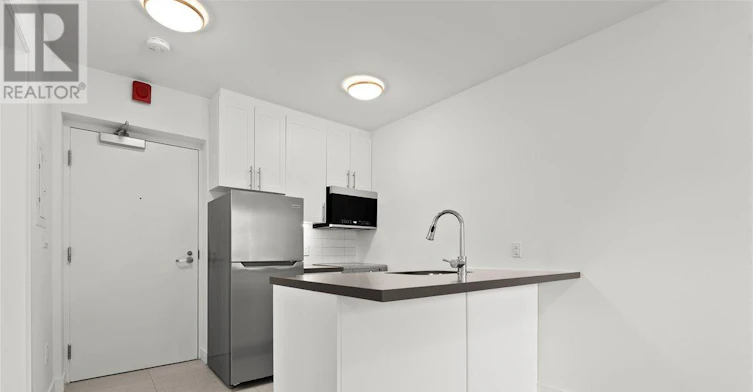106-10 Garfella Drive, Toronto, ON, M9V 2E9 - 6