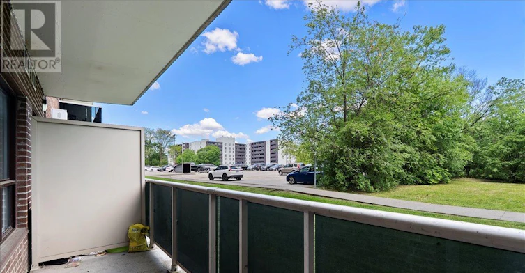 106-10 Garfella Drive, Toronto, ON, M9V 2E9 - 11