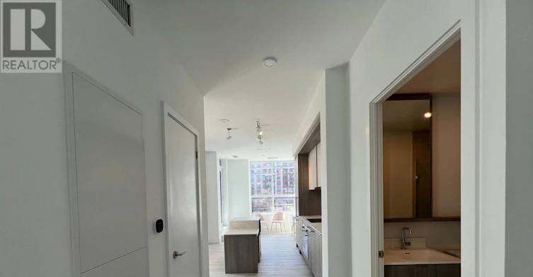 211-6 Greenbriar Road, Toronto, ON, M2K 1B5 - 5