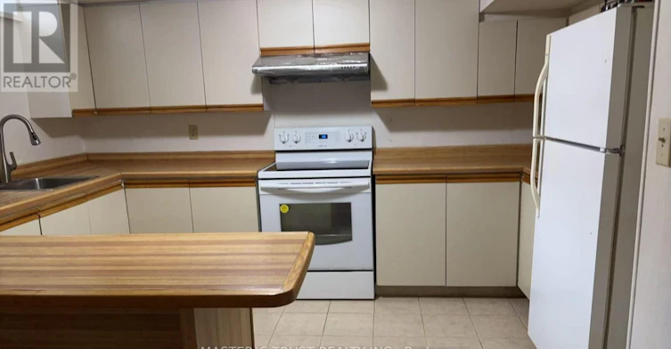 481 Luzon Crescent, Mississauga, ON, L5B 3W9 - 2