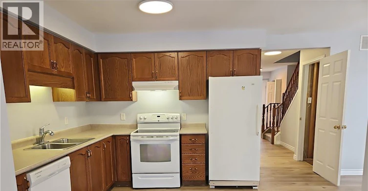 732 Angler Way, Waterloo, ON, N2K 4L6 - 9