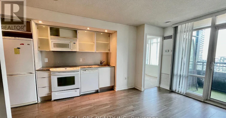 2816-25 Telegram Mews, Toronto, ON, M5V 3Z9 - 6