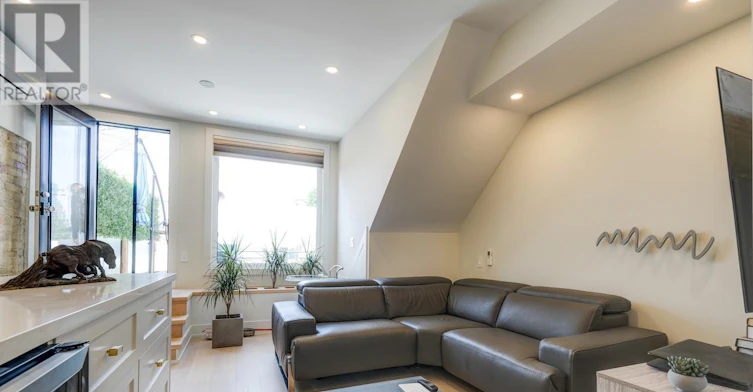 MAIN-274 Roxton Road, Toronto, ON, M6G 3P9 - 34