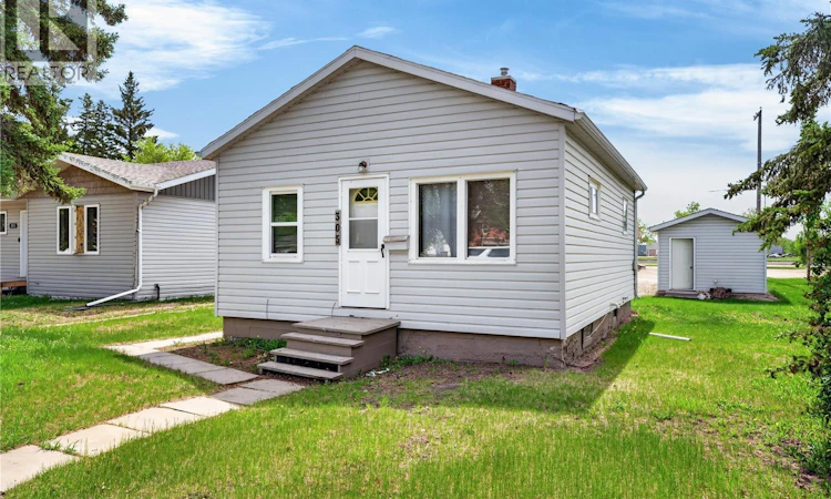 305 Burrows Avenue W