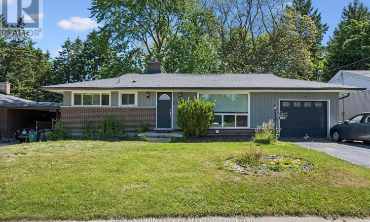 134 Westmount Road E