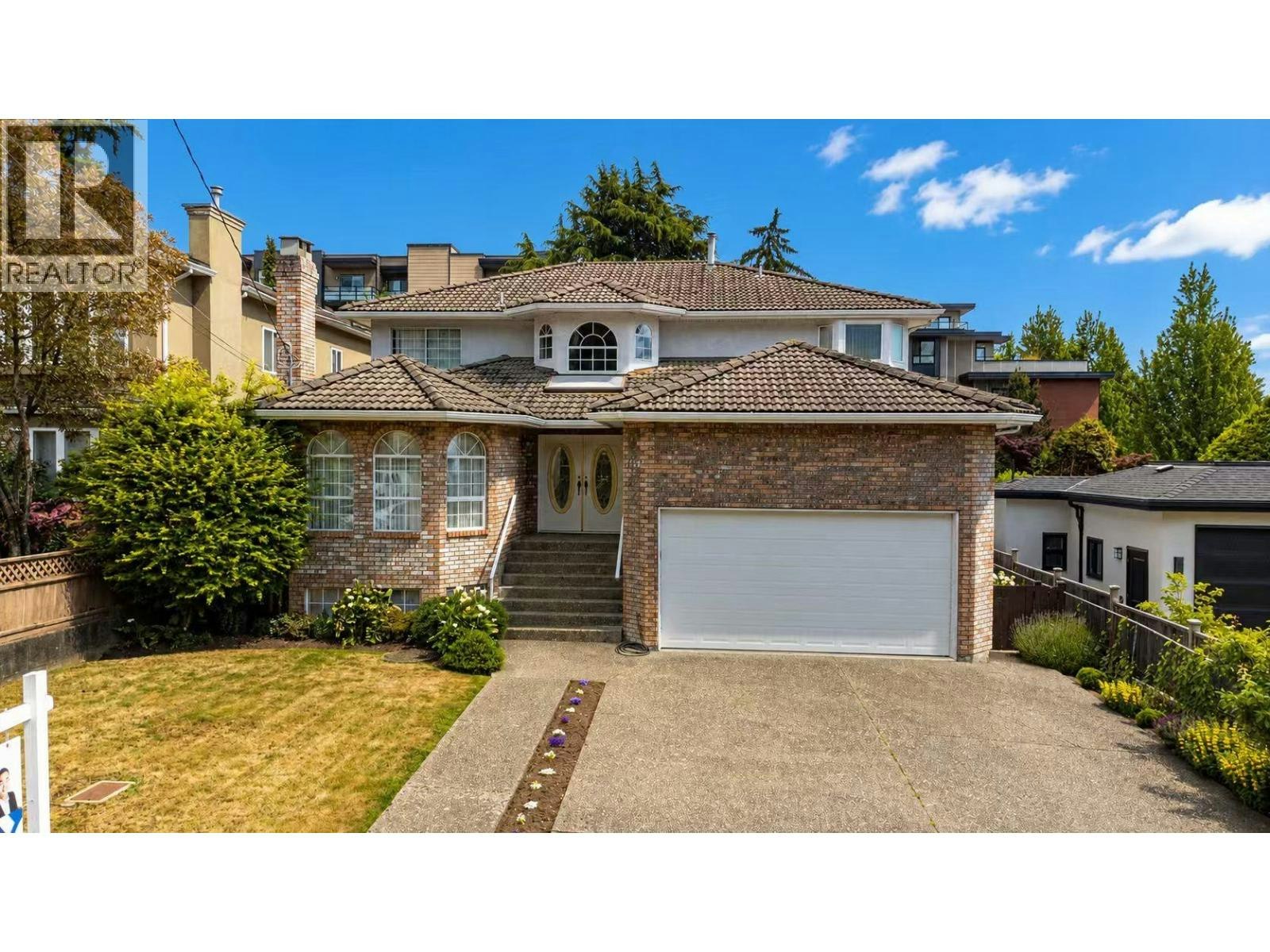 7758 Mcgregor Avenue, Burnaby, BC, V5J 4H5