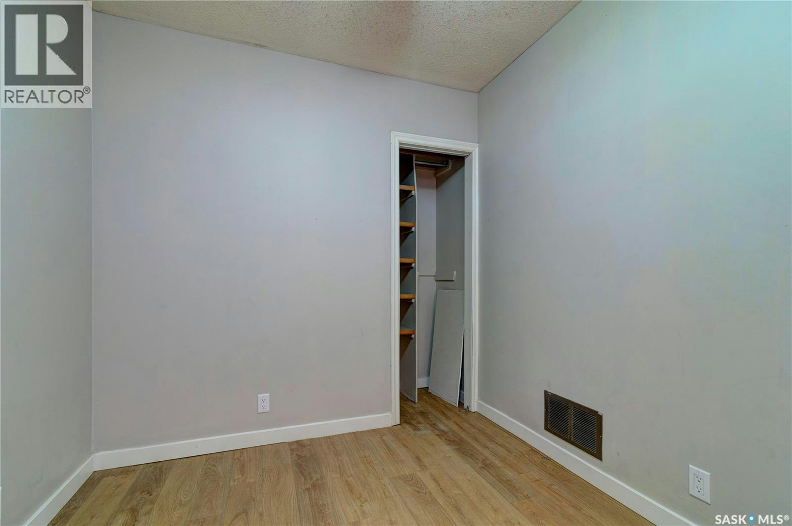 1035 Wallace Street, Regina, SK, S4N 3Y7