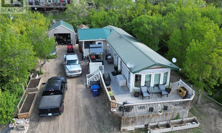 504 Lakeview Crescent