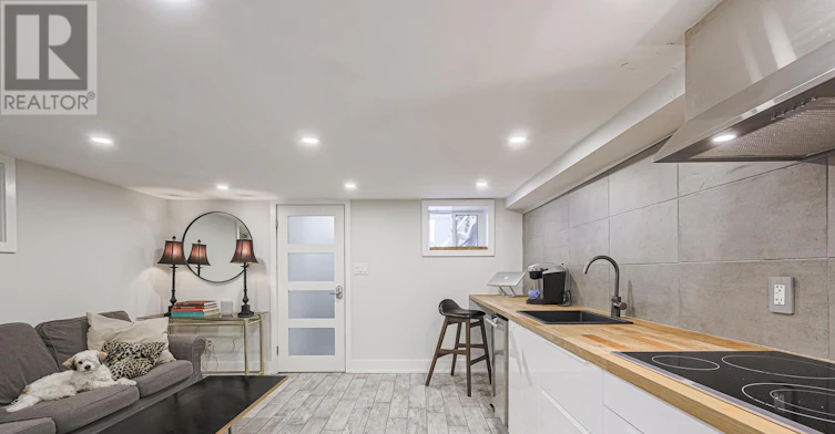 REAR-95 Parkside Drive, Toronto, ON, M6R 2Y8 - 7