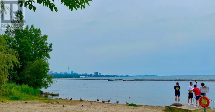 REAR-95 Parkside Drive, Toronto, ON, M6R 2Y8 - 40