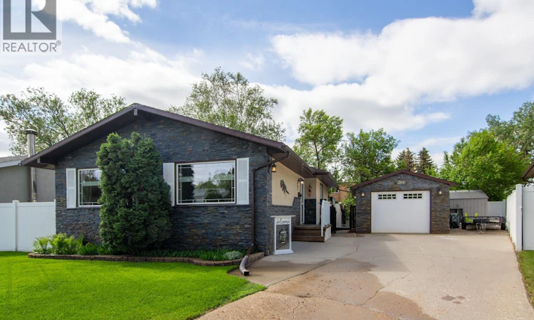266 Albany Crescent