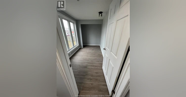 1296 Elm Avenue, Windsor, ON, N8X 2B5 - 3