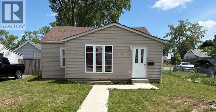 1296 Elm Avenue, Windsor, ON, N8X 2B5 - 2