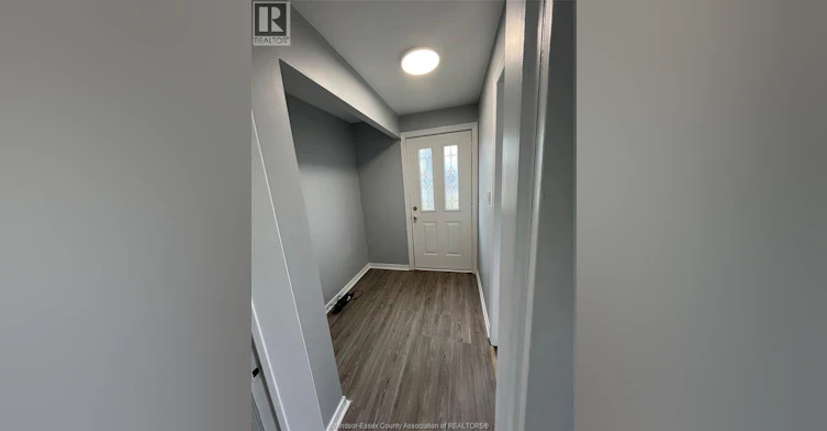 1296 Elm Avenue, Windsor, ON, N8X 2B5 - 4
