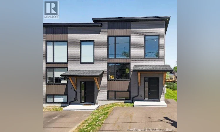10 De La Colline Court